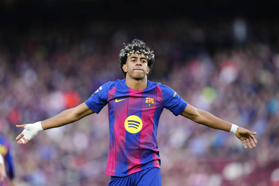 Lamine Yamal celebrating at Camp Nou